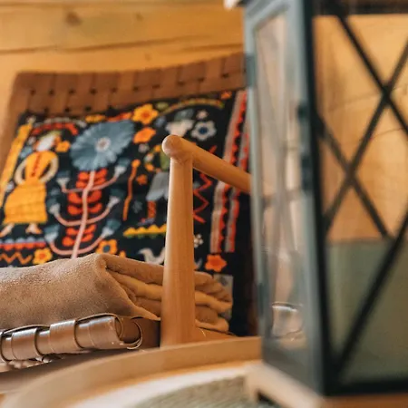 Glamping Olivia V Lese *
